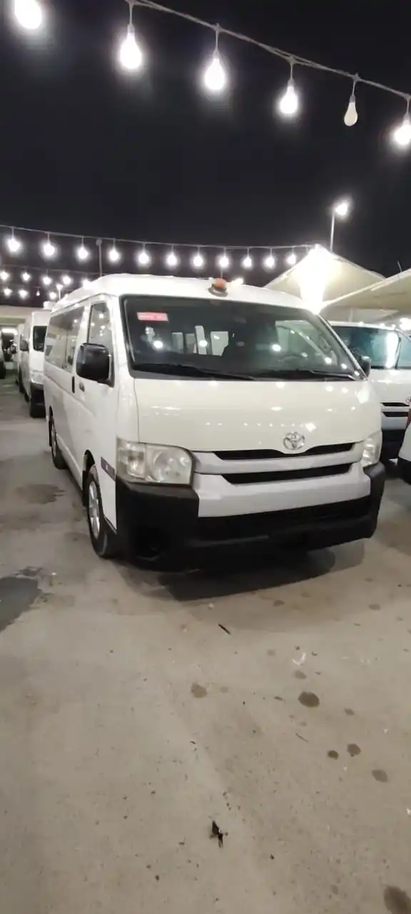 Toyota Hiace 2015
