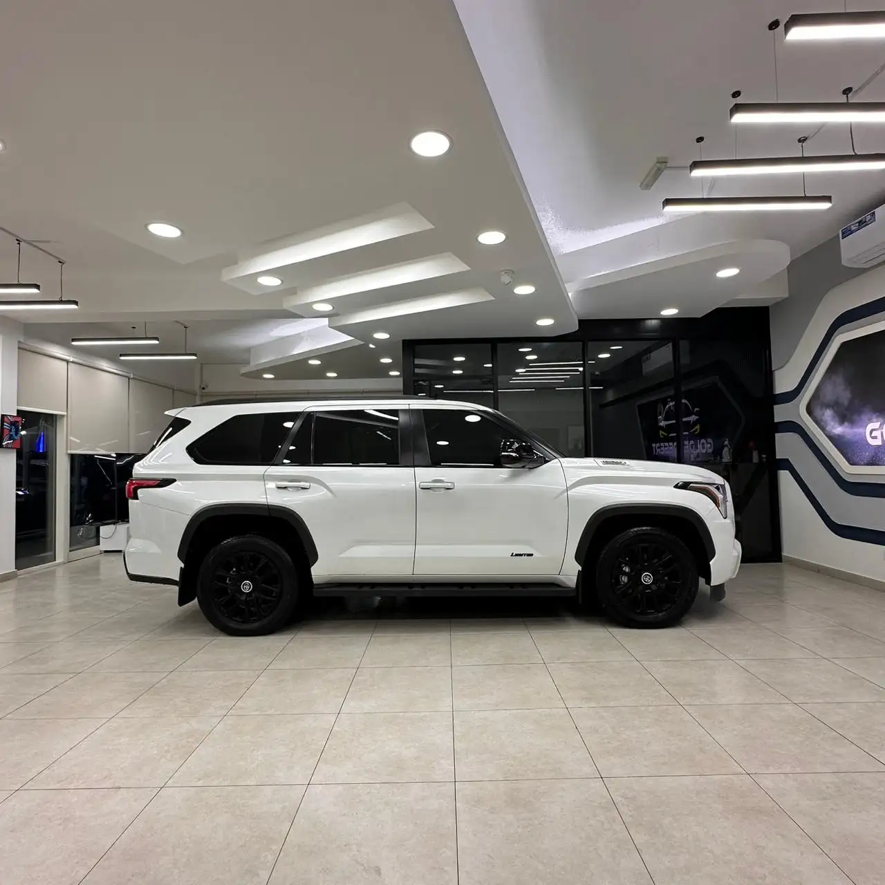 تويوتا سيكويا 2024 5.7L