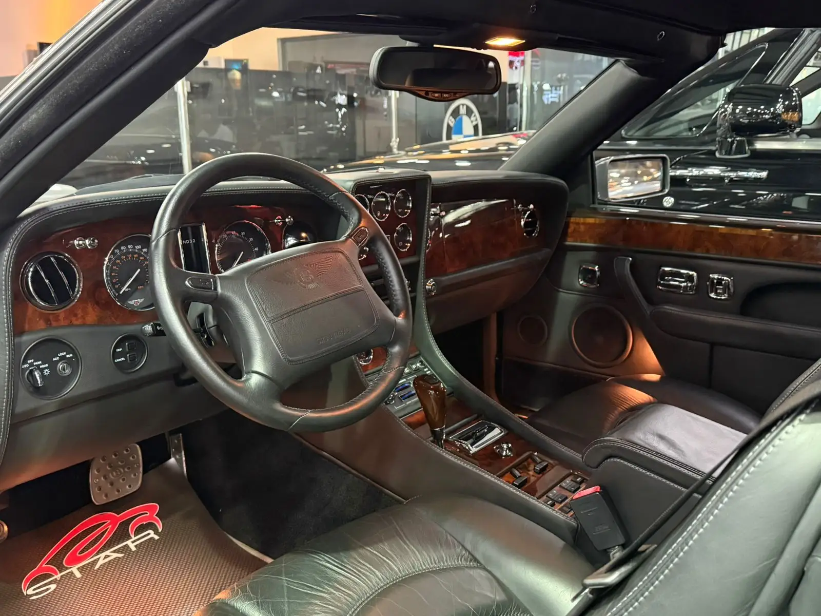 بنتلي أزور 2003