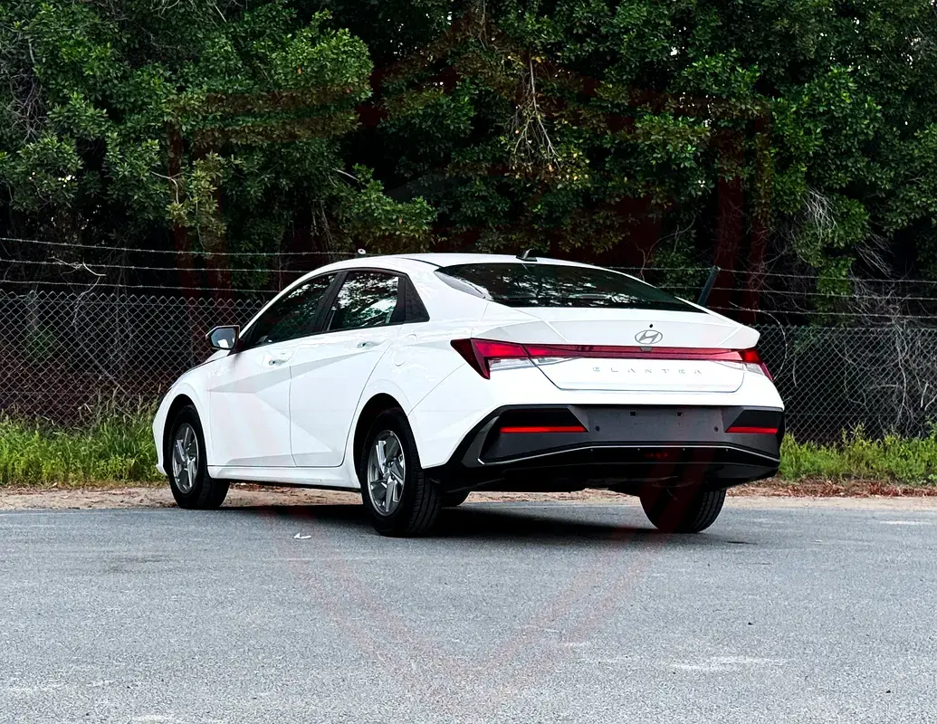 Hyundai Elantra 2024
