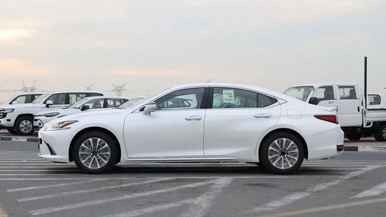 لكزس ES 2025 2.5L