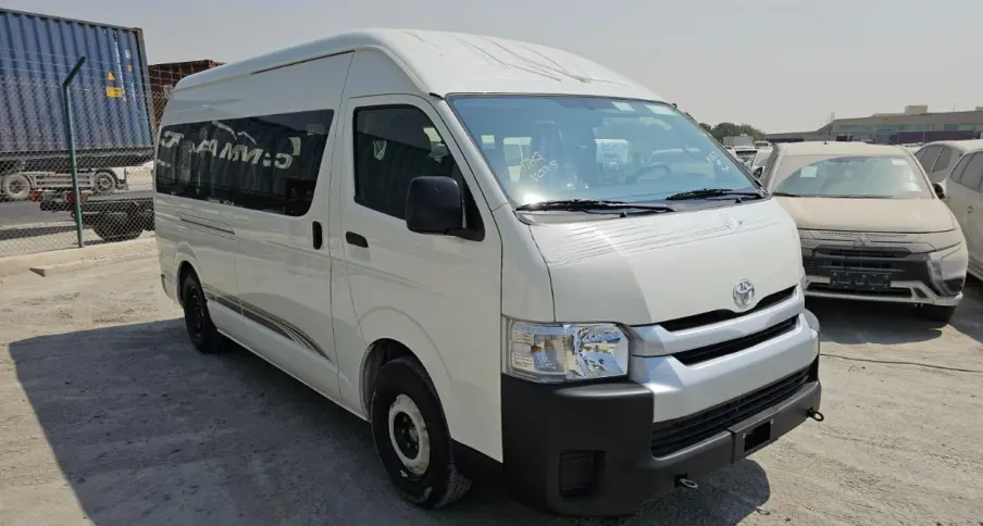 Hiace Bus 2026