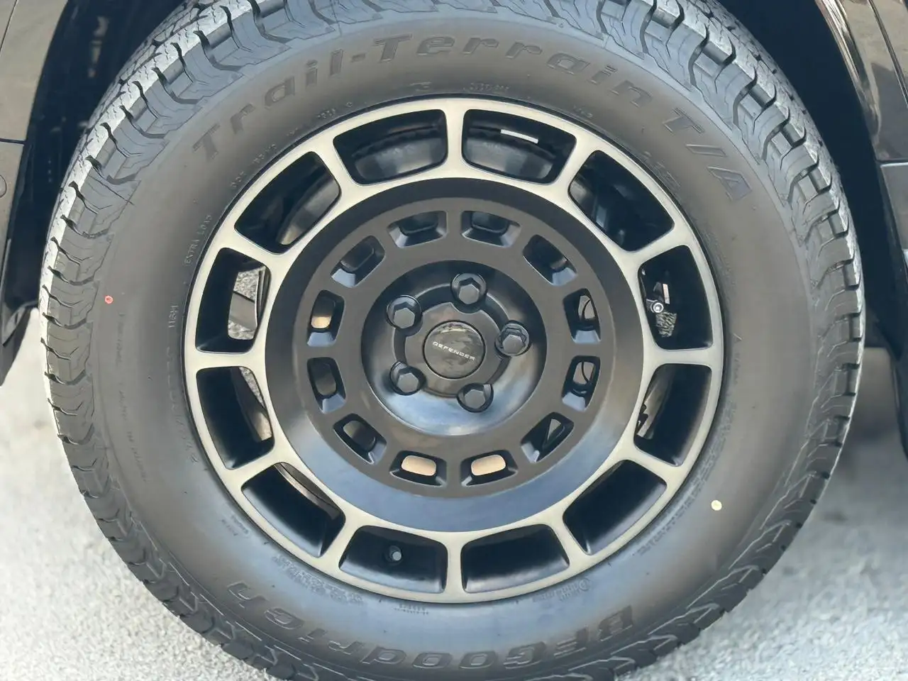 لاند روفر ديفندر 2026 undefinedL