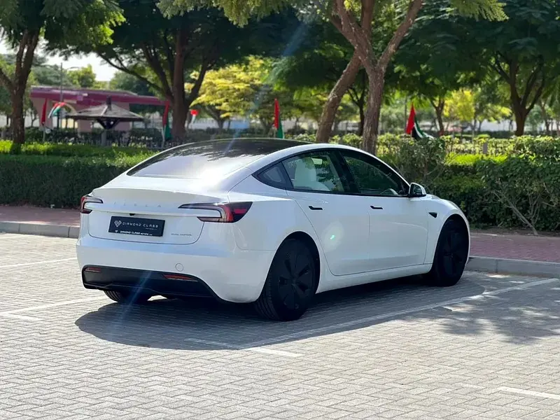 Tesla Model 3 2025 undefinedL
