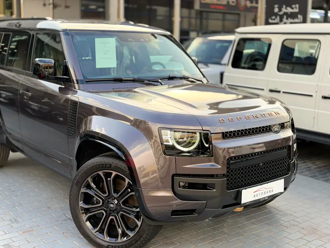 Land Rover Defender 2025