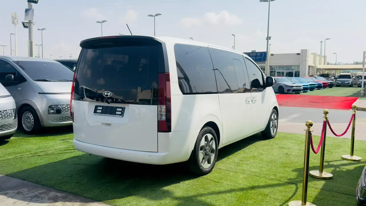 Hyundai Staria 2023 3.5L
