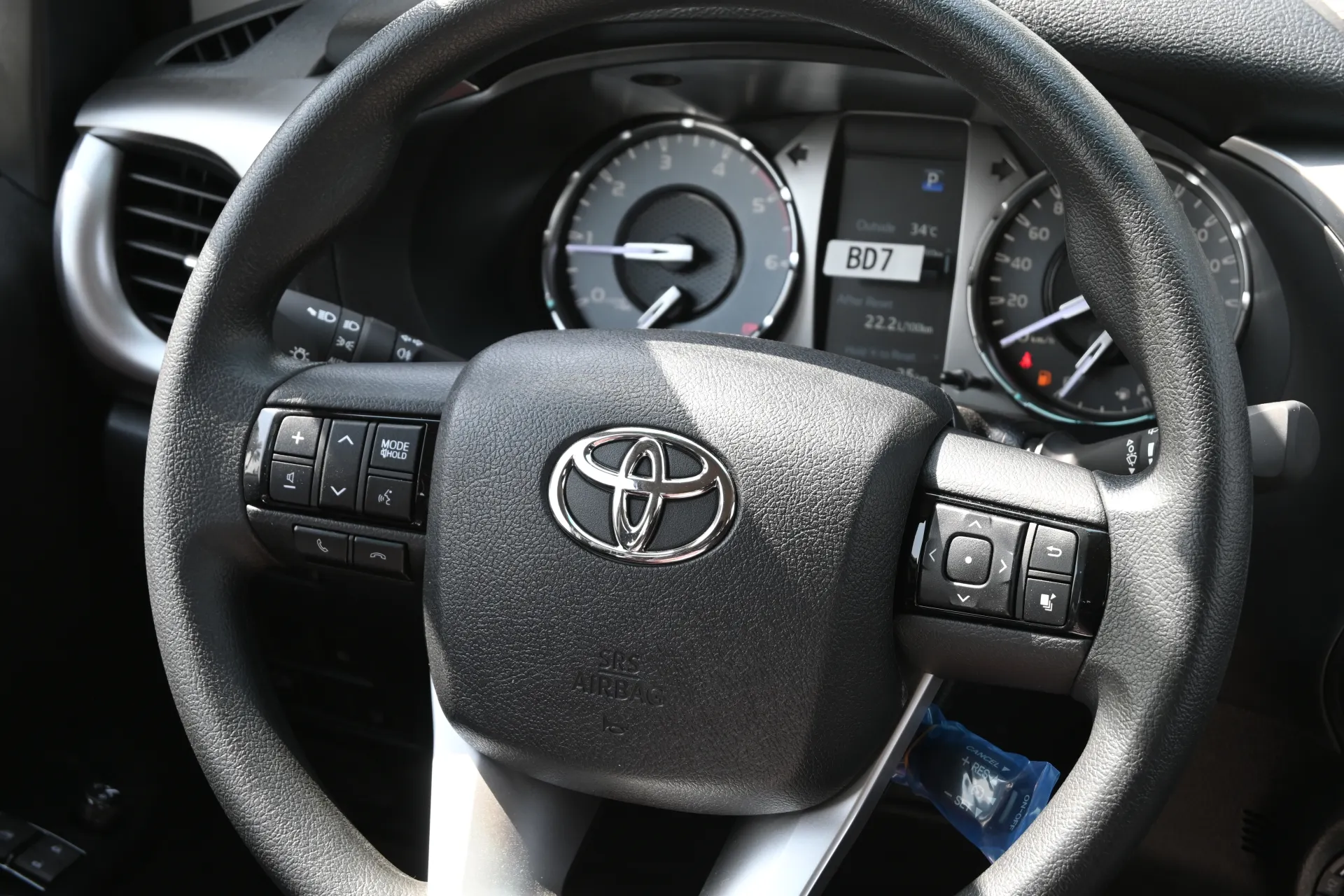 تويوتا هيلوكس 2025 2400L