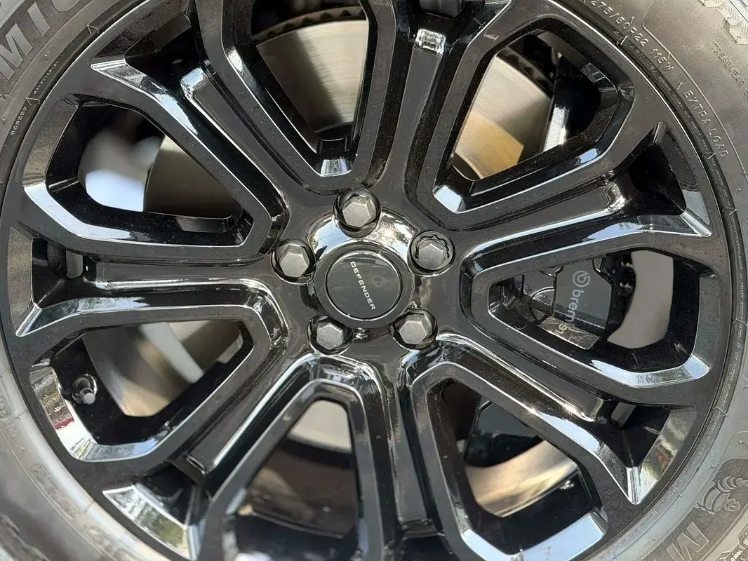 لاند روفر ديفندر 2026 5L