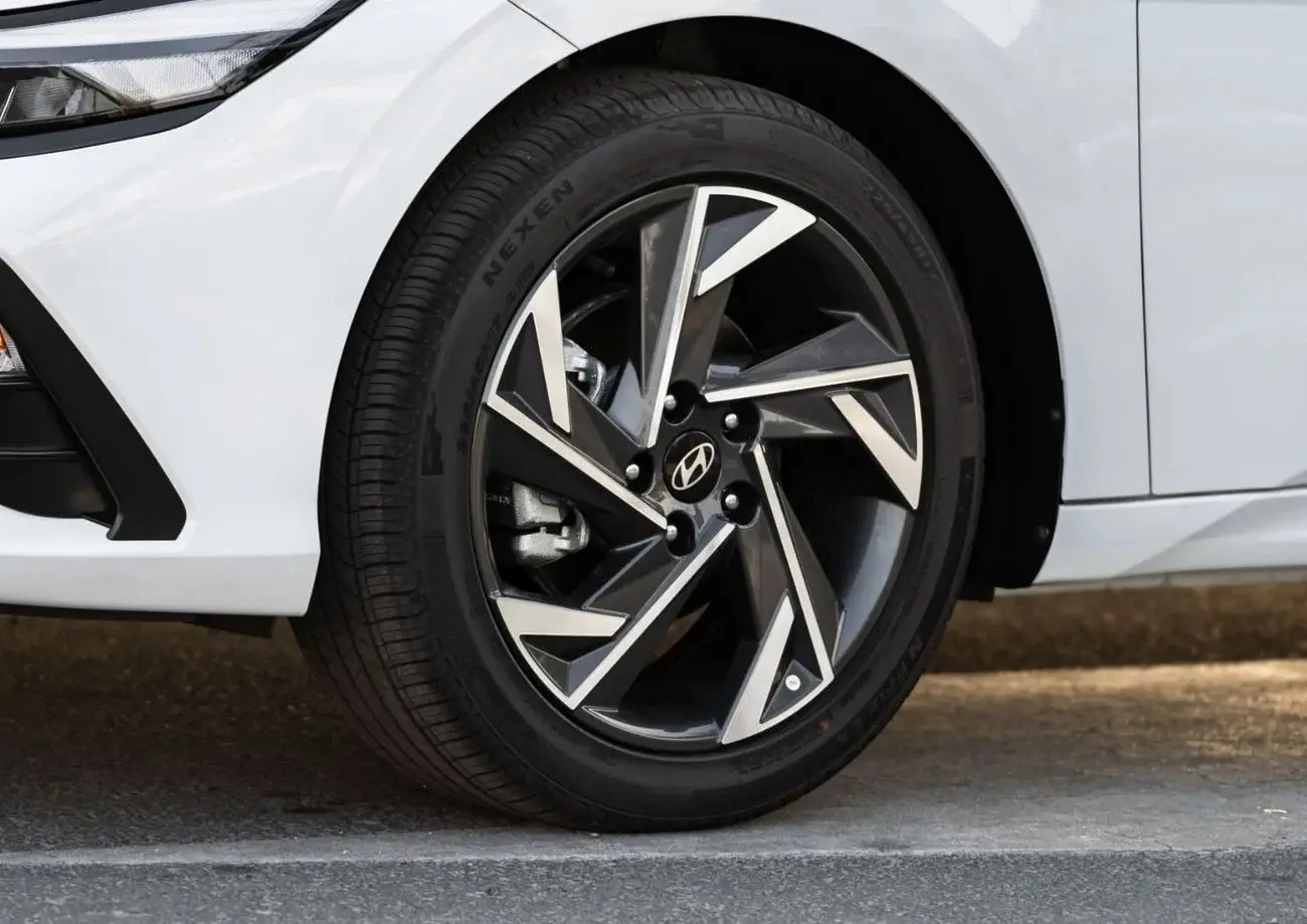 Hyundai Elantra 2025