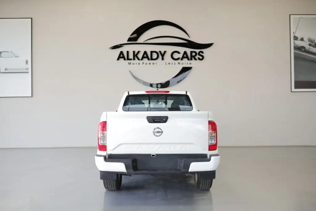 نيسان نافارا 2023 2.5L