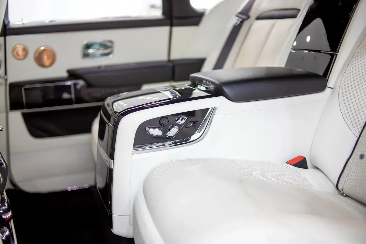 رولز رويس كولينان 2023