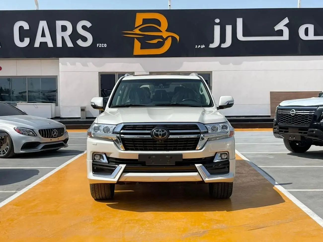 تويوتا لاند كروزر 2021 5.7L