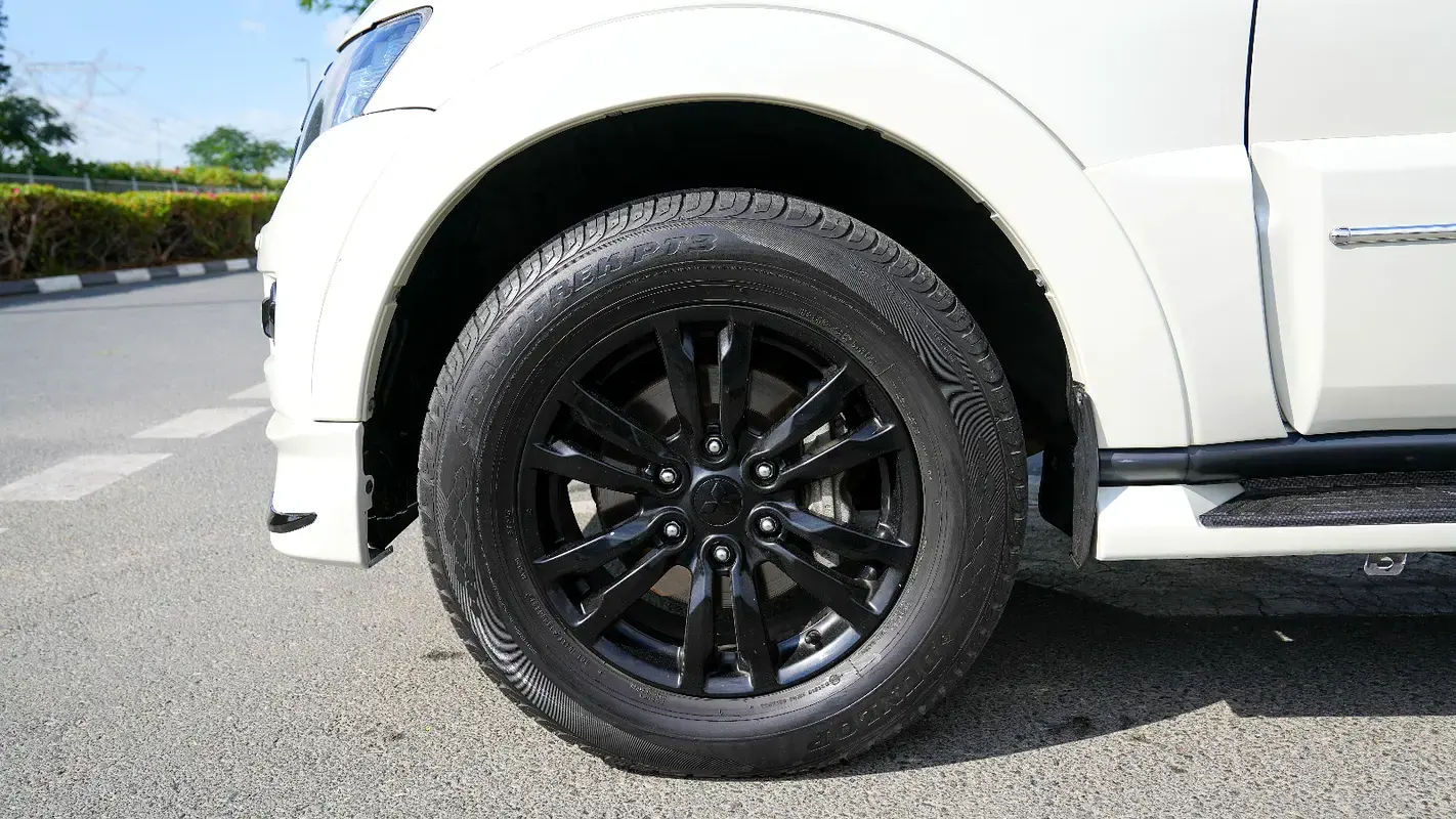 ميتسوبيشي باجيرو 2020 3.8L