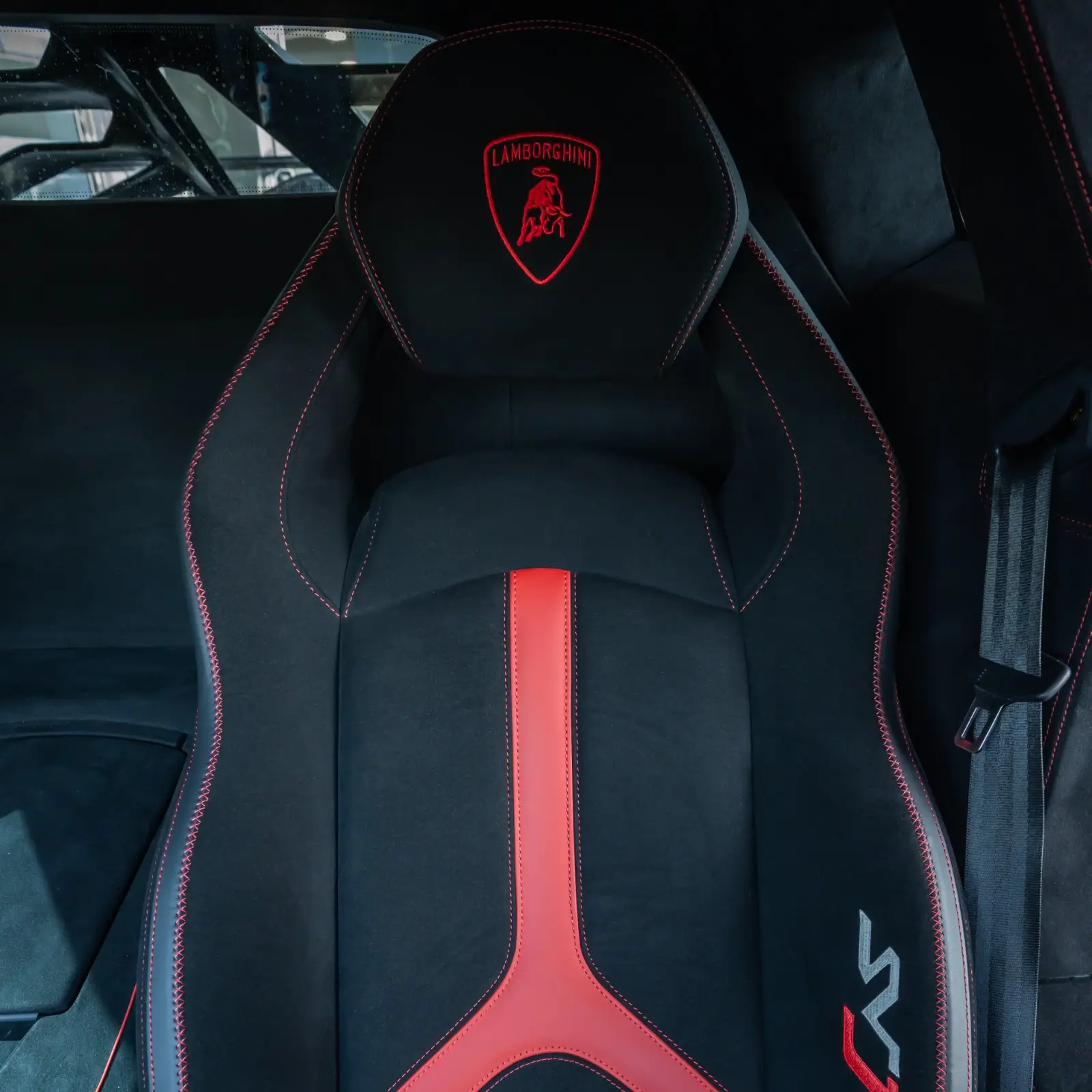 لامبورجيني افنتادور 2014 undefinedL