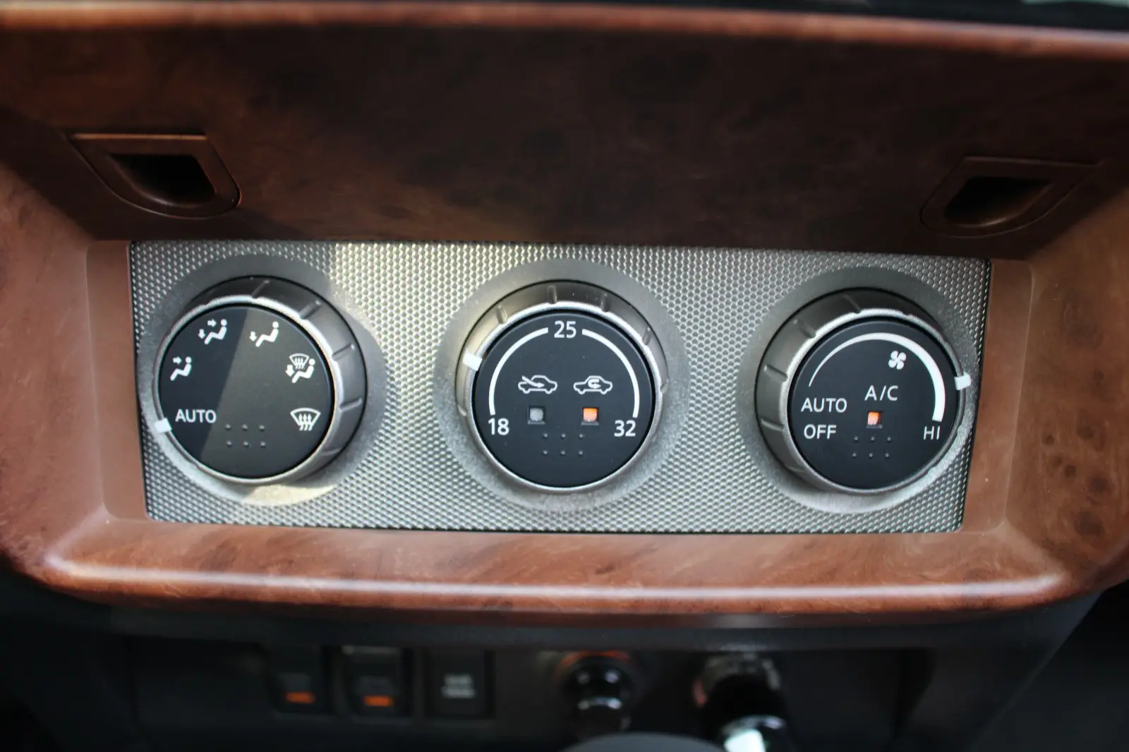 Nissan Patrol Super Safari 2023 4.8L