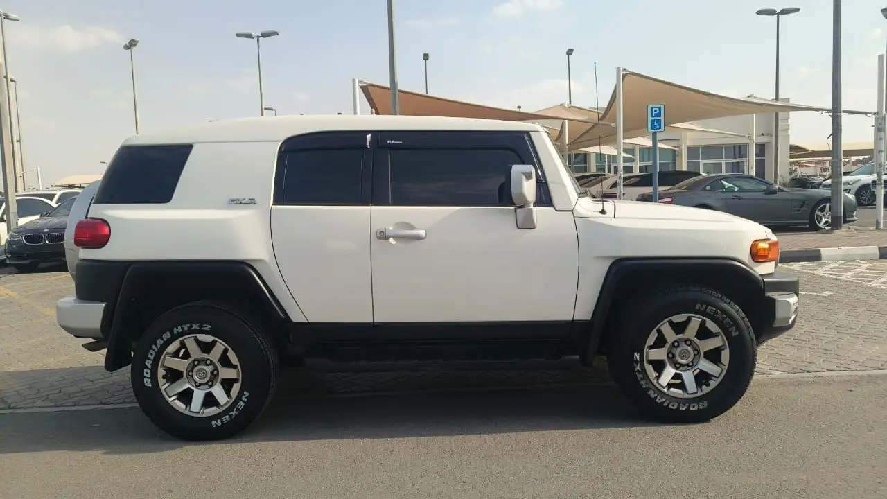 تويوتا اف جي كروزر 2015