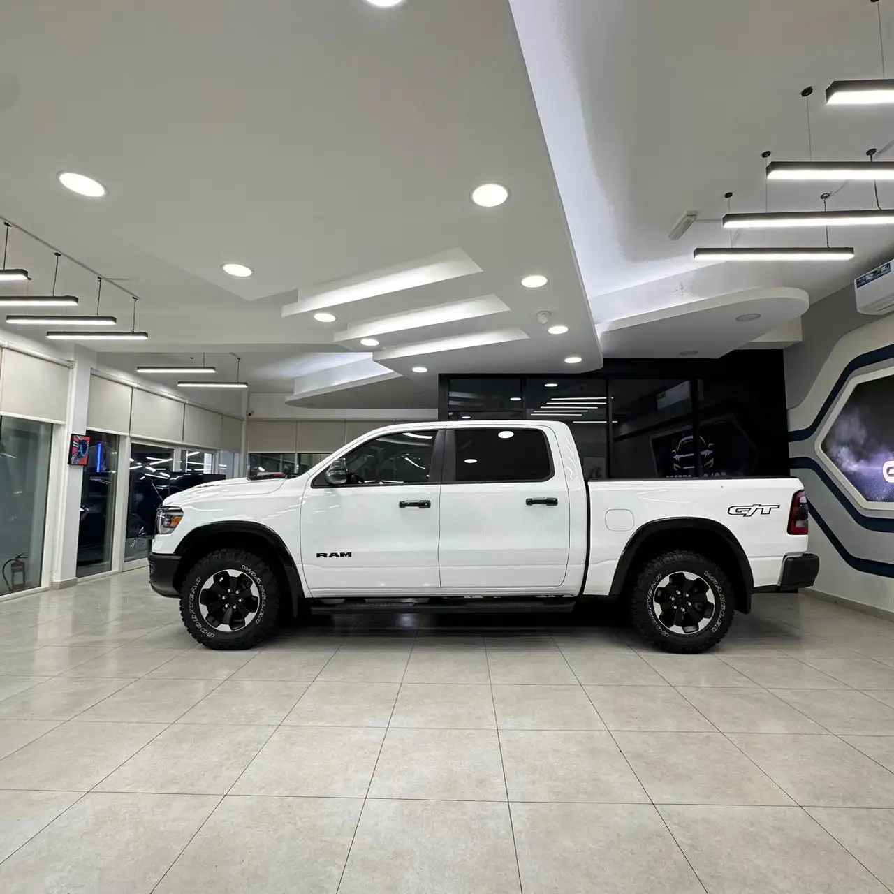 رام 1500 2023 5.7L