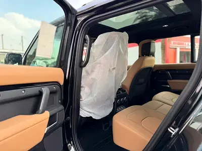 Land Rover Defender 2026