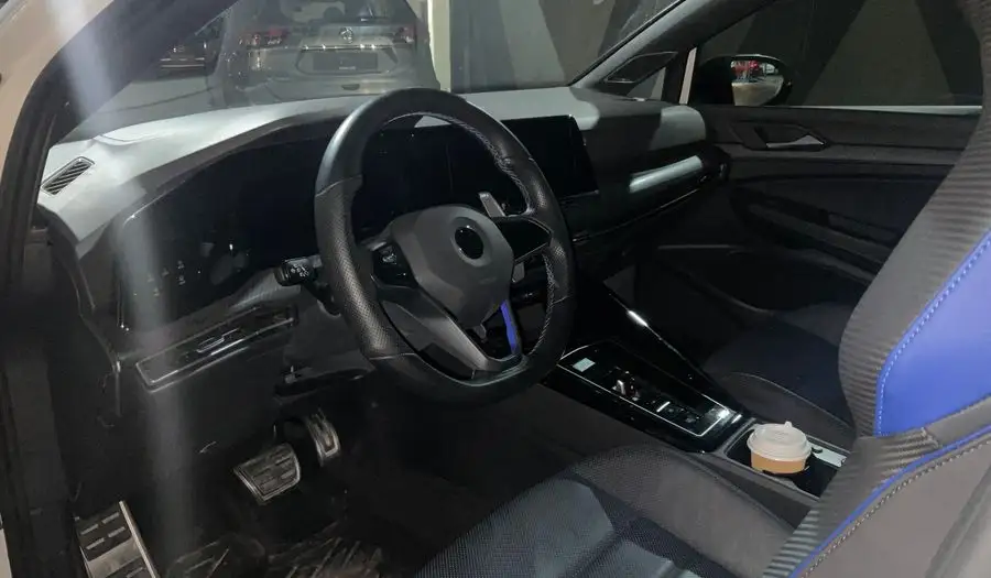 فولكس واجن جولف ار 2023