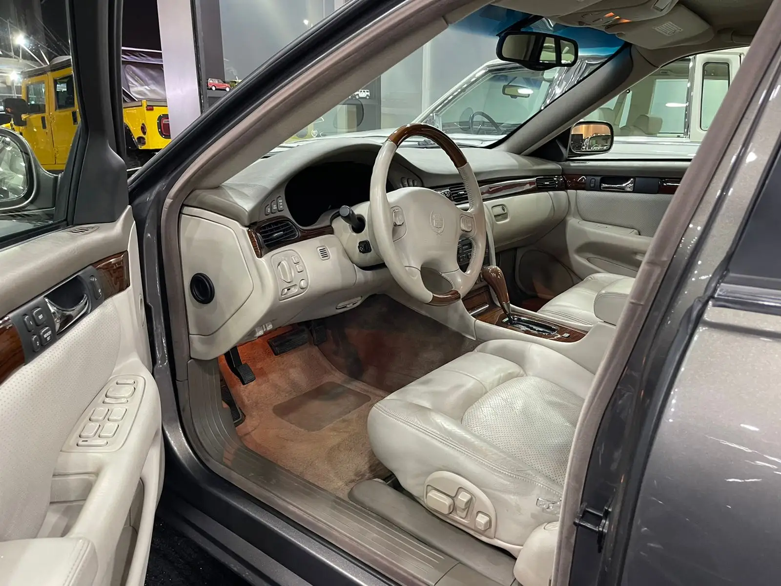 كاديلاك STS إشبيلية 1999