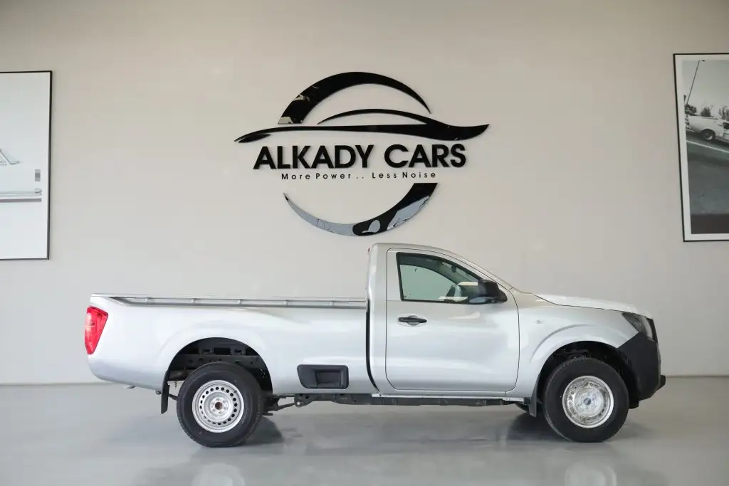 نيسان نافارا 2023 2.5L