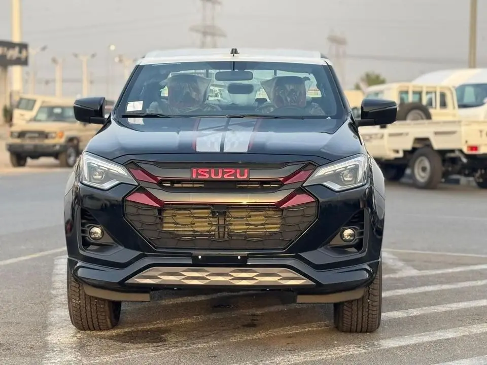 إيسوزو D ماكس 2025