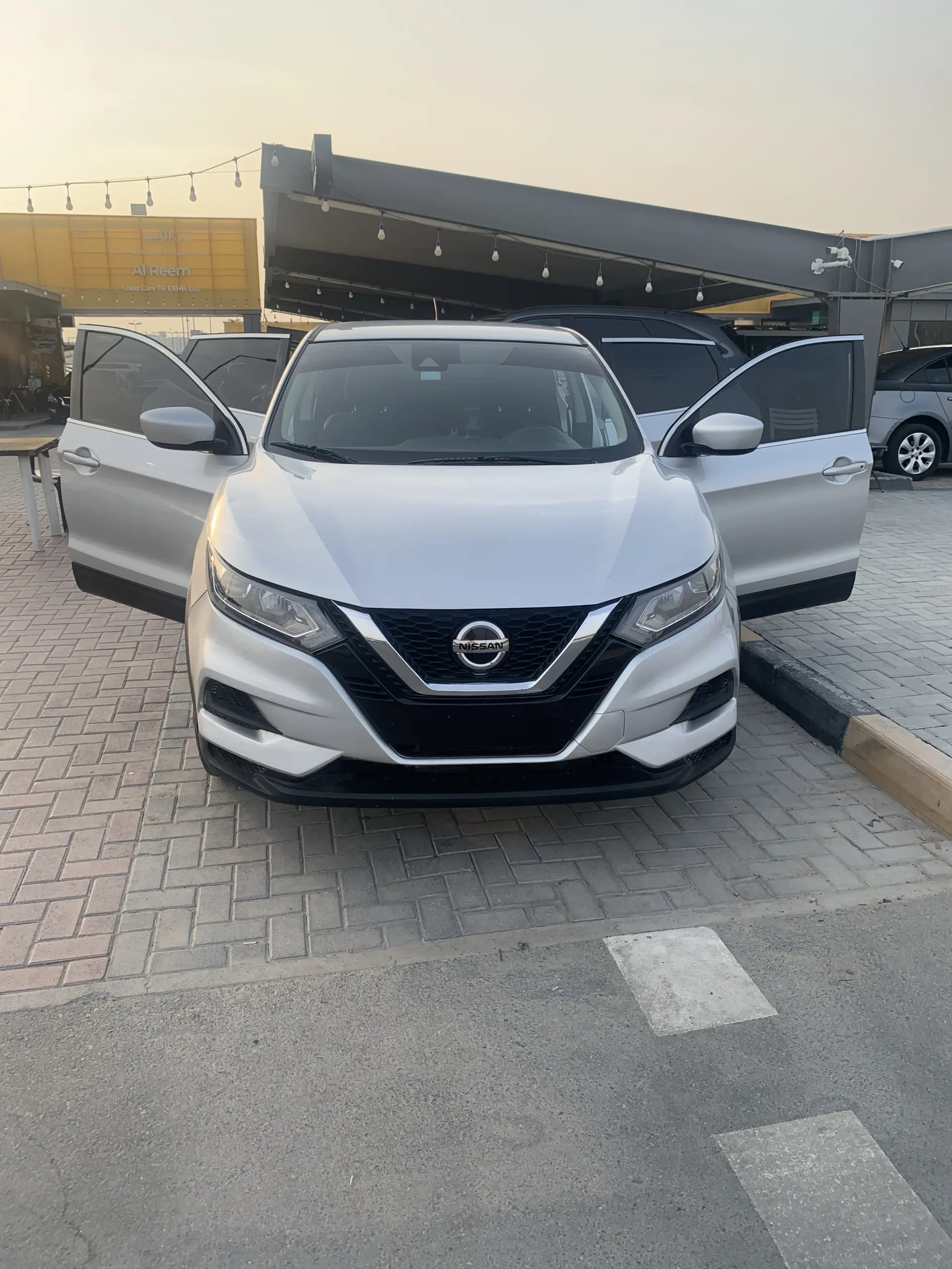 نيسان روج 2021 2000L