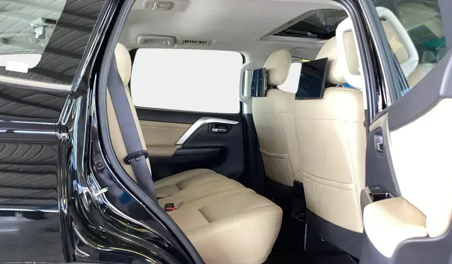 Mitsubishi Montero 2023