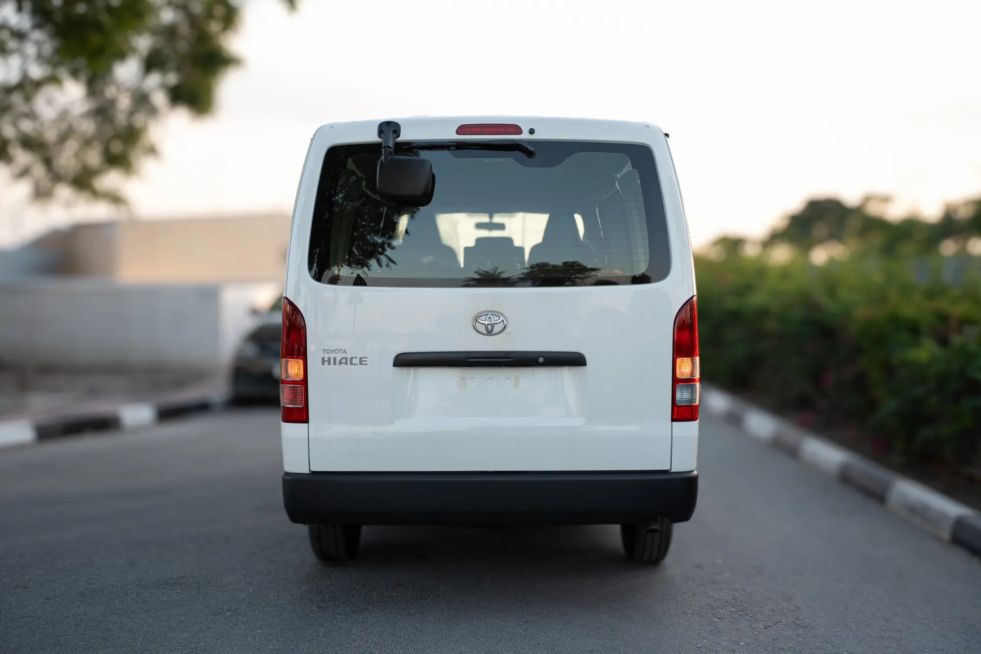 Toyota Hiace 2025 2.7L