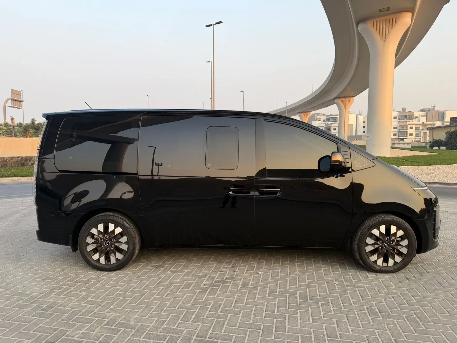 هيونداي ستاريا 2023 3.5L