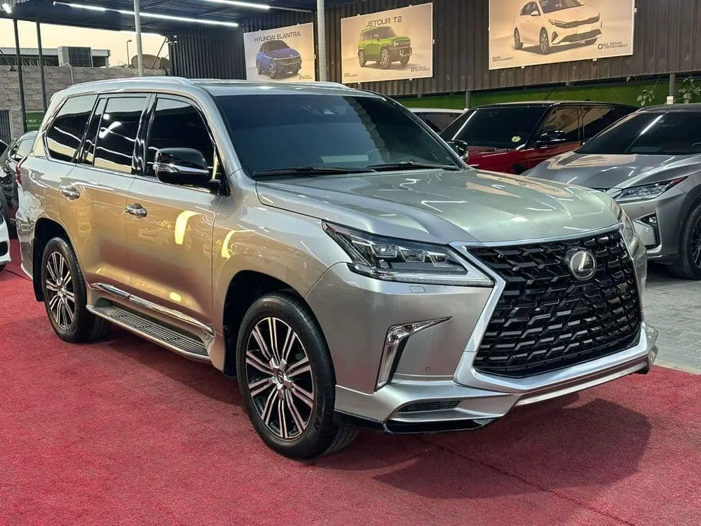 Lexus LX 2019 5.7L