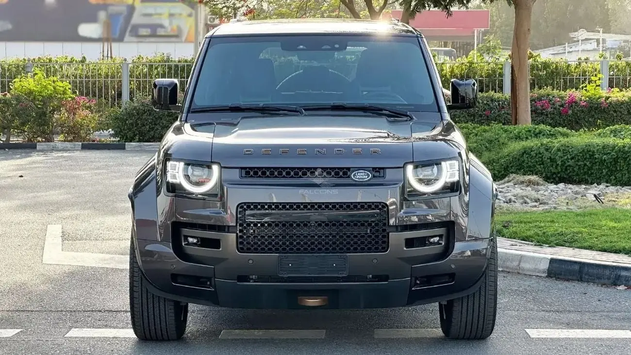 لاند روفر ديفندر 2025 4.4L