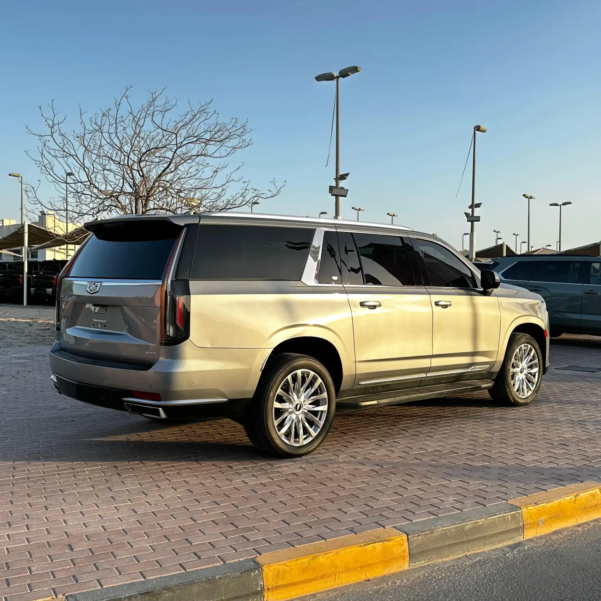 Cadillac Escalade 2023 62L