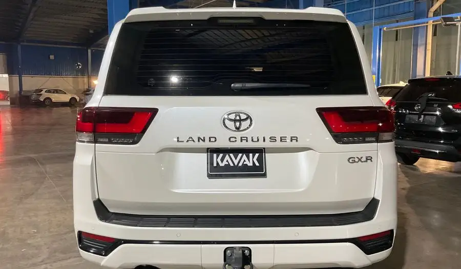 Toyota Land Cruiser 2024