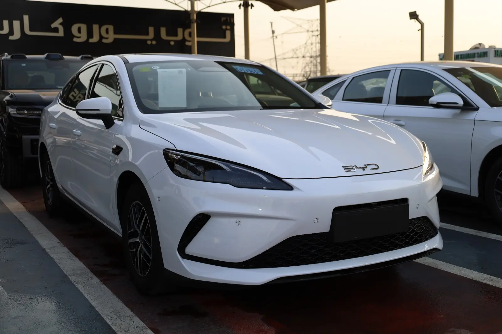 بي واي دي سيل 2025