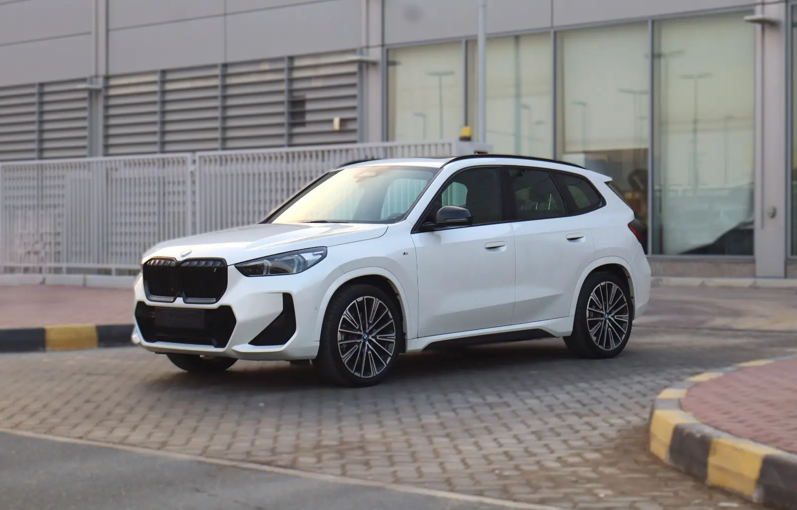 BMW iX1 2024 undefinedL