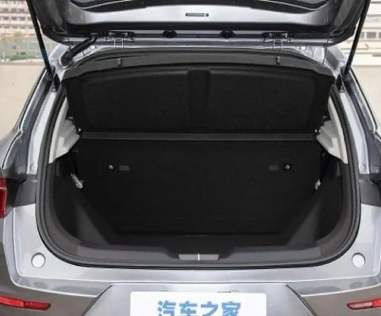 BYD E2 2025 undefinedL