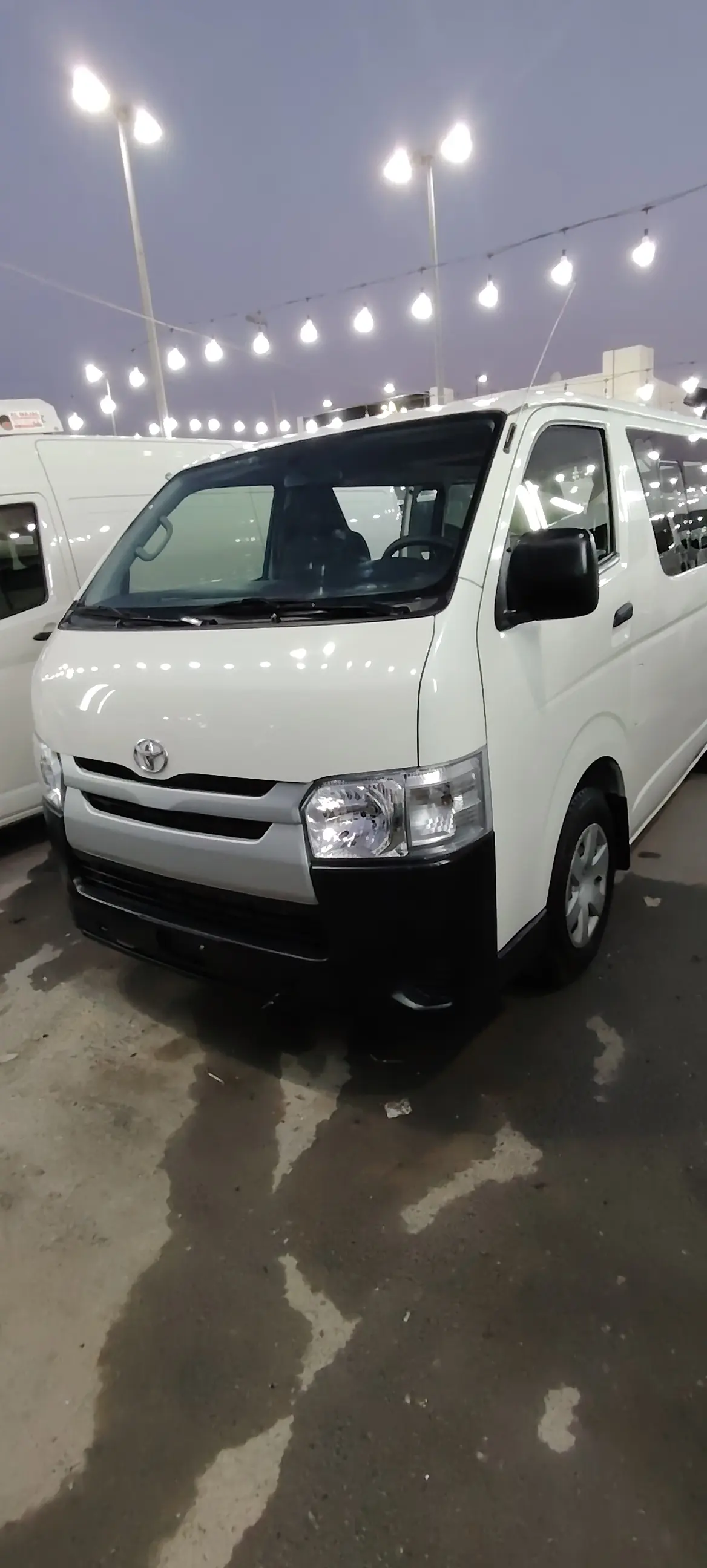 Toyota Hiace 2015 2.7L