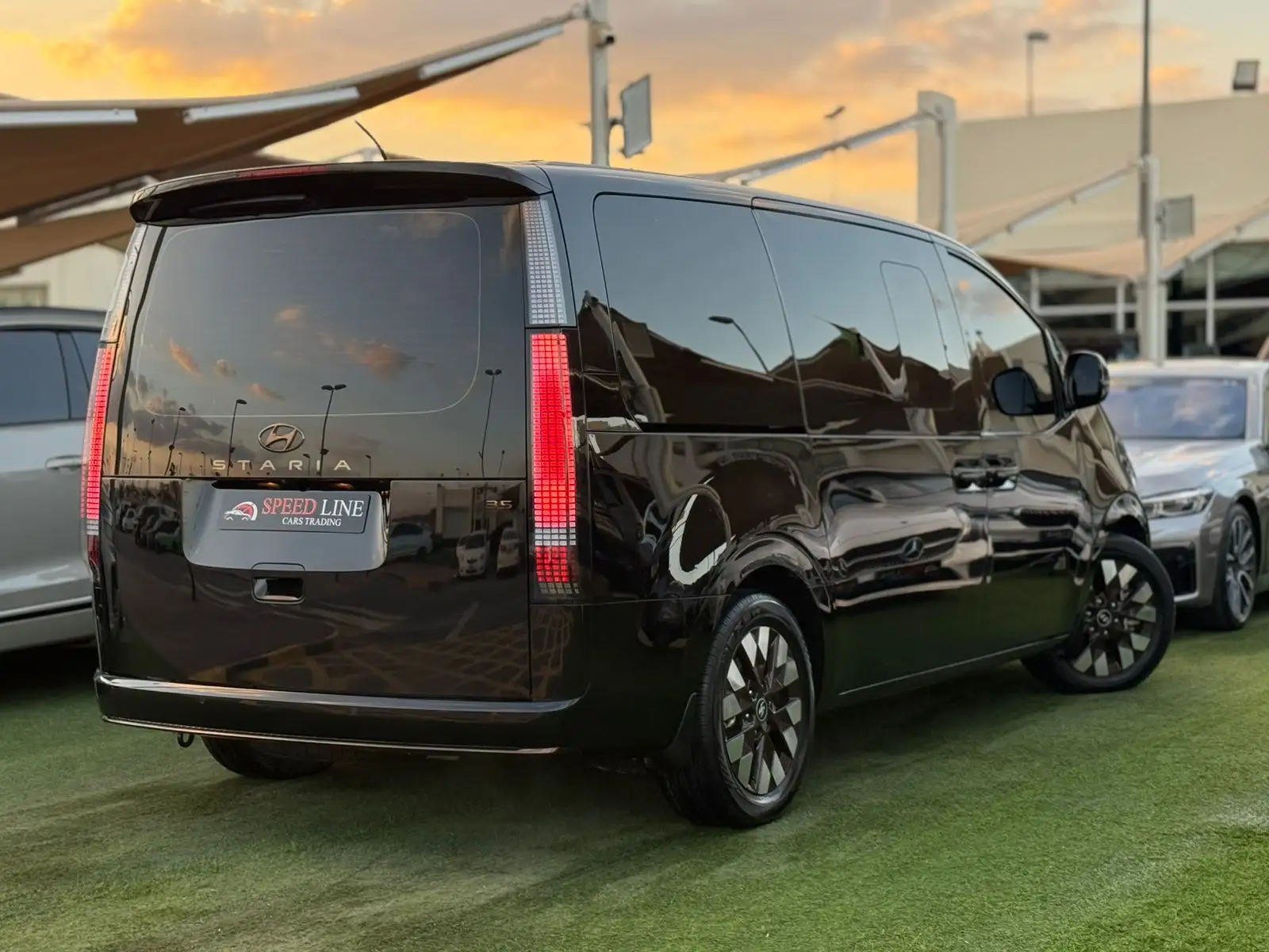 هيونداي ستاريا 2023