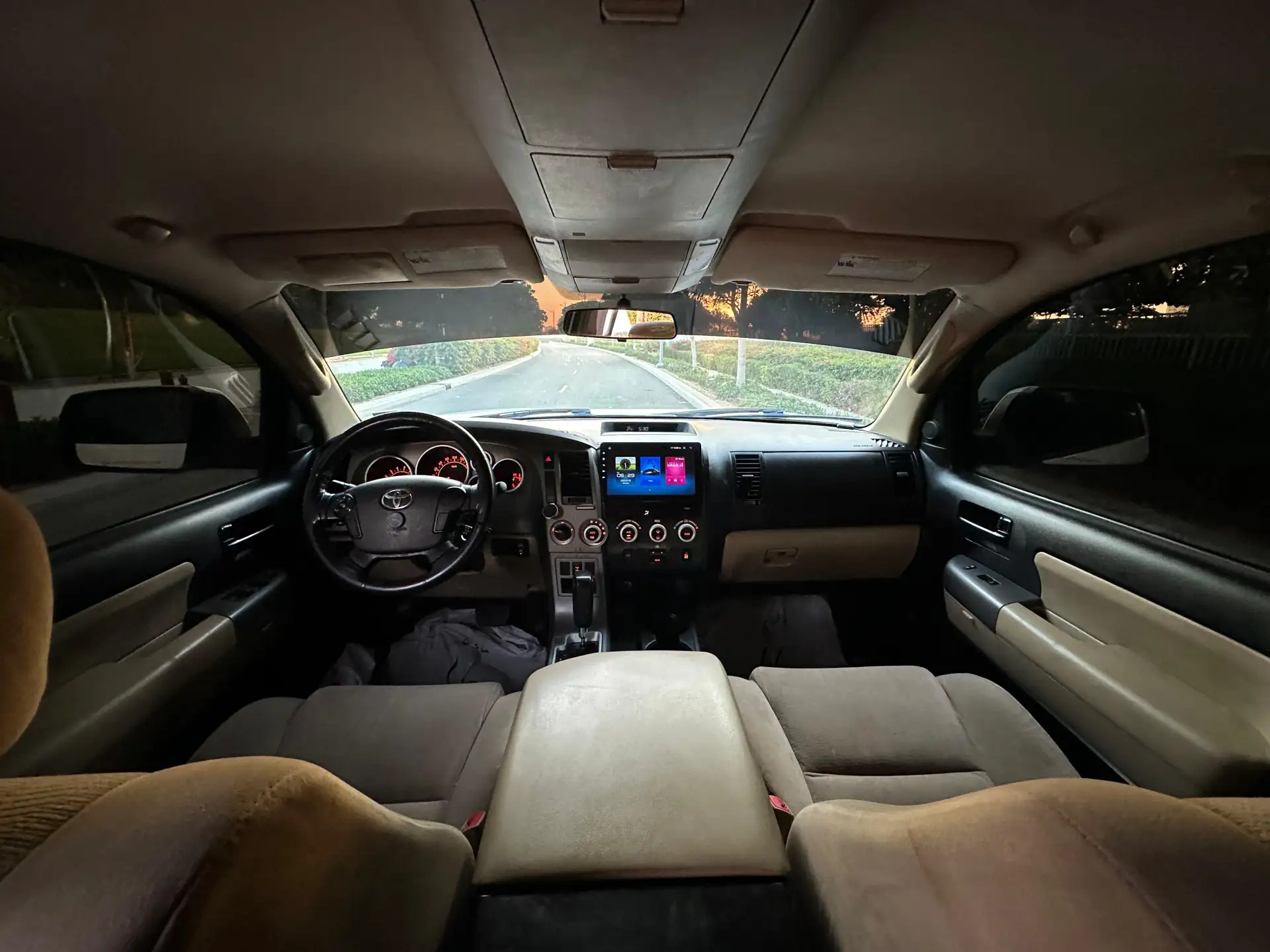 Toyota Sequoia 2013 5.7L