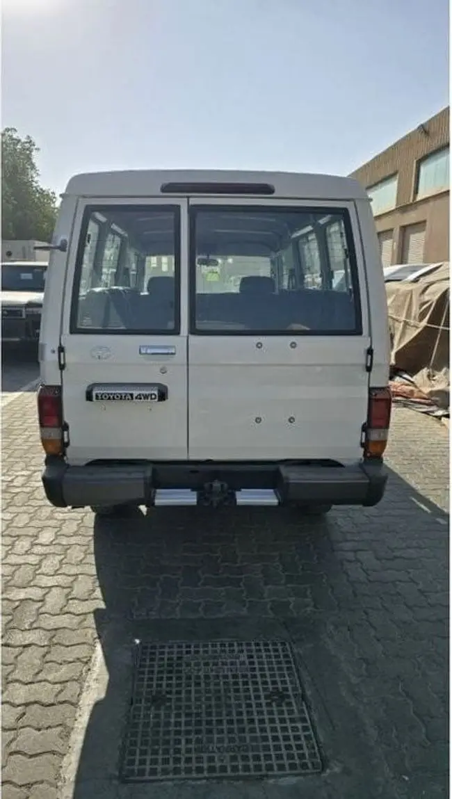 Toyota Land Cruiser 70 2025 4L