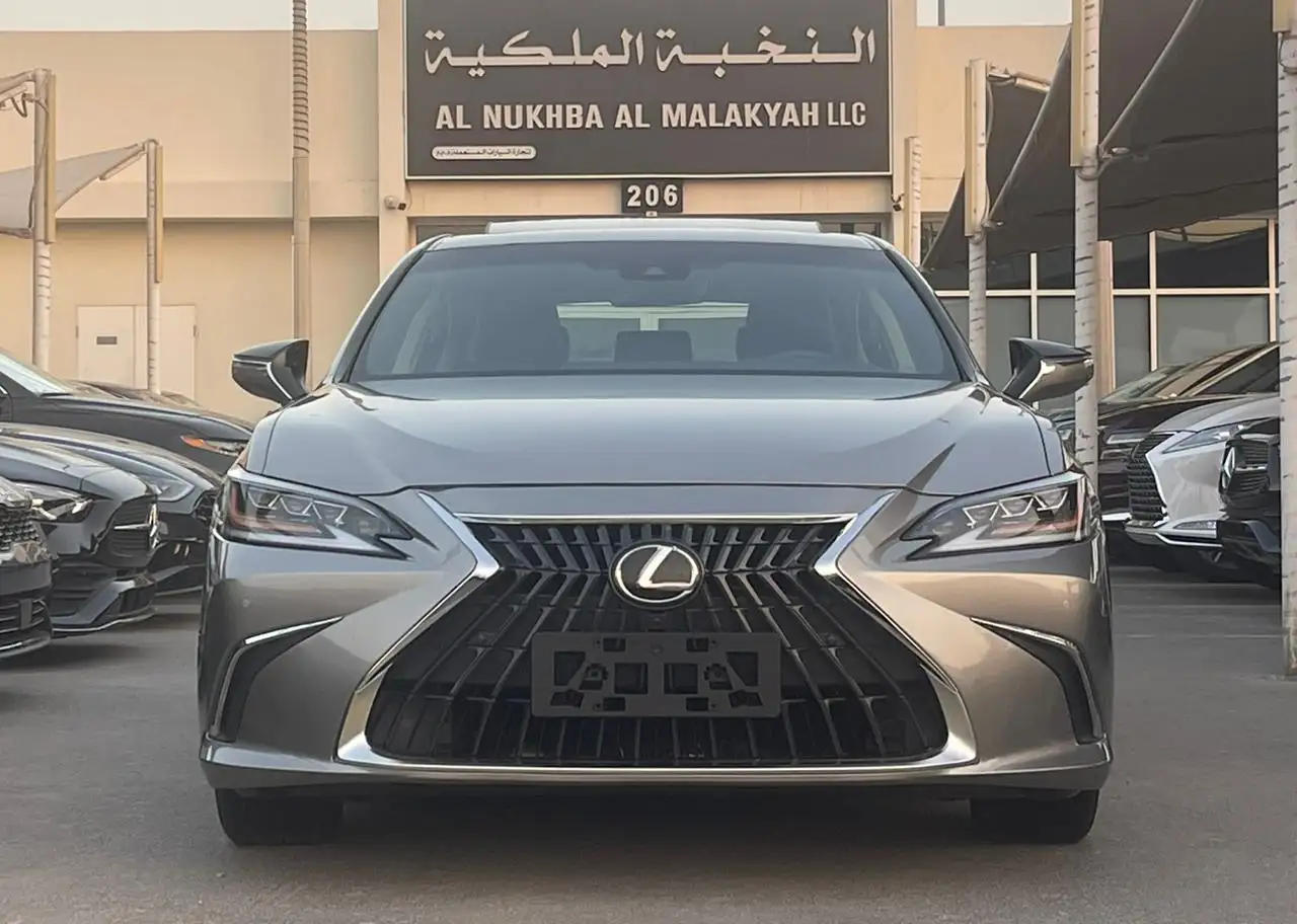 Lexus ES 2019
