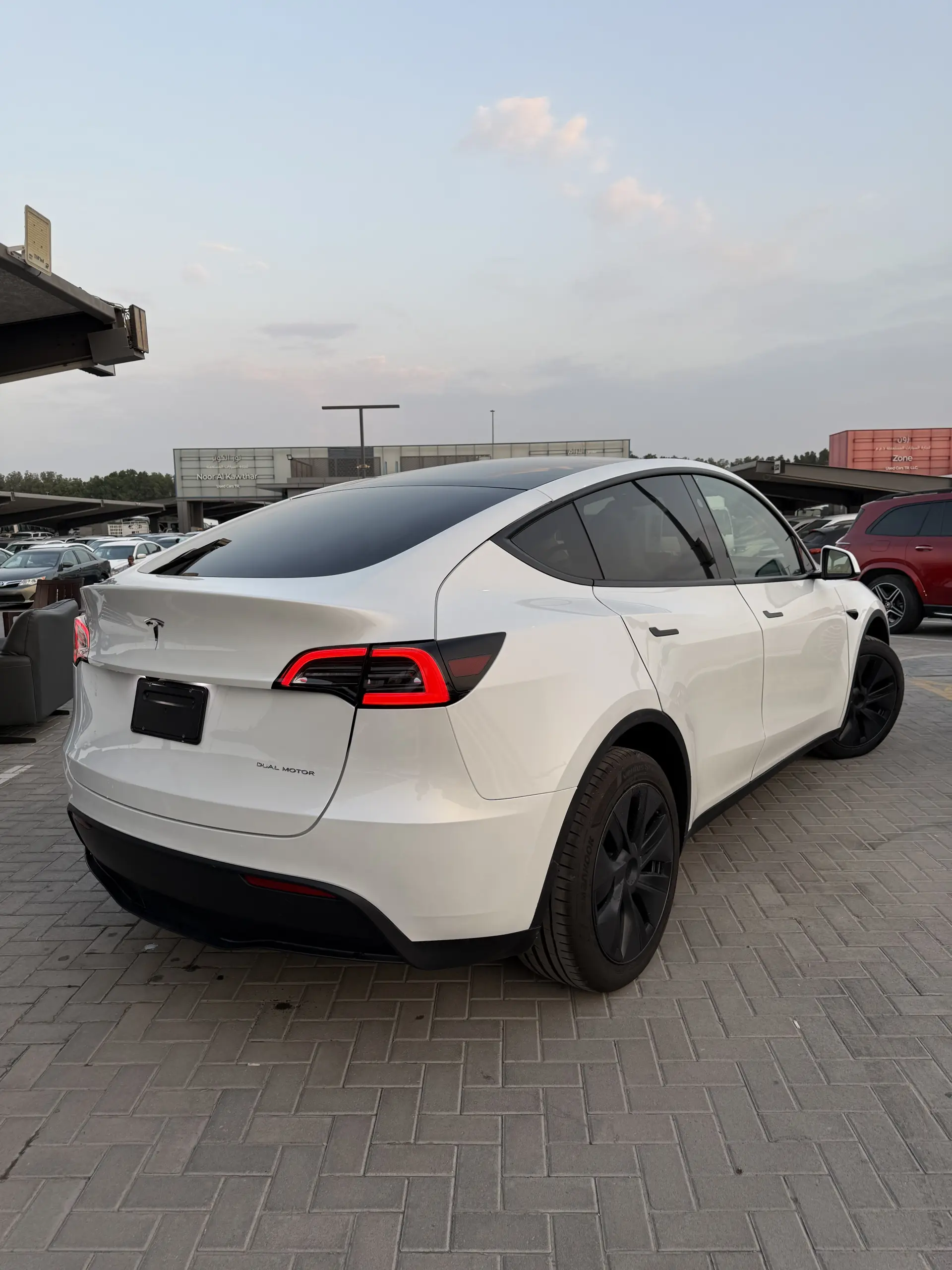 Tesla Model Y 2025