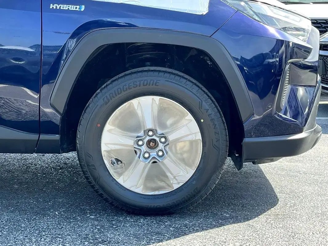 Toyota RAV4 2023 2.5L