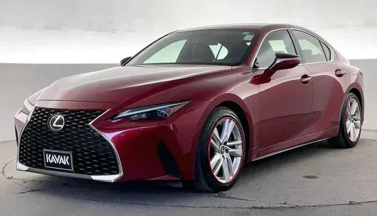 لكزس IS 2023