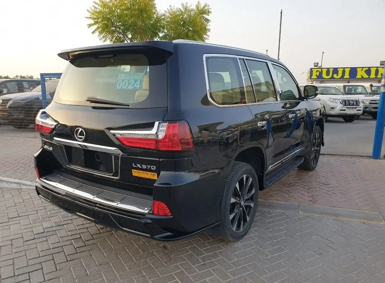 Lexus LX 2012 5.7L