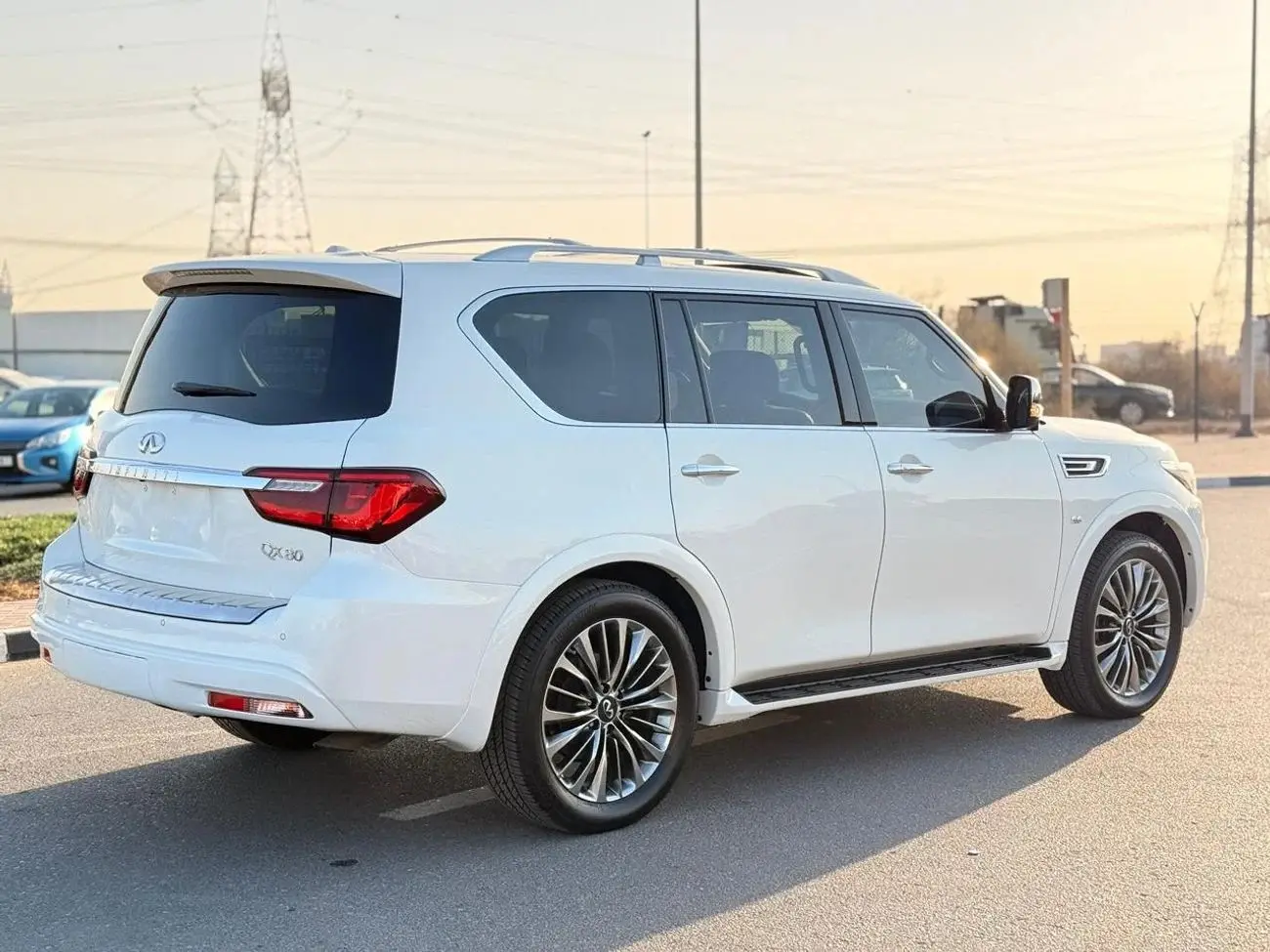 Infiniti QX80 2019 5.6L