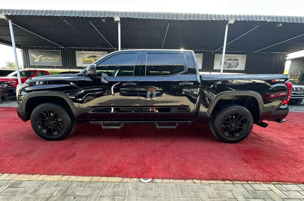 Toyota Tundra 2023 5.7L