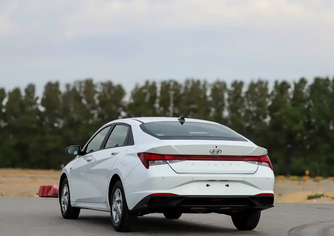 Hyundai Elantra 2022