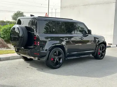 Land Rover Defender 2024